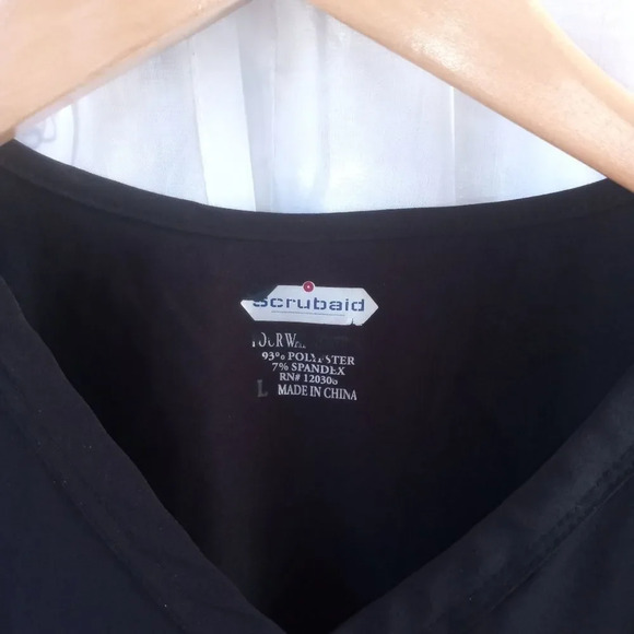 *Scrubaid stretch scrub size large ( box A ) - Picture 3 of 4